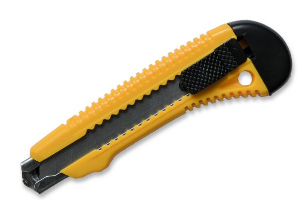 HEAVY DUTY KNIFE WITH STEEL SPINE