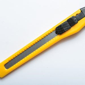 MEDIUM DUTY KNIFE WITH PUSH BUTTON LOCK