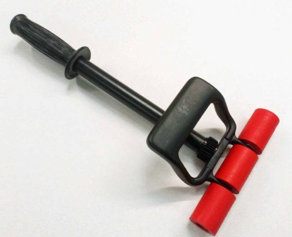 WALL ROLLER WITH EXTENDABLE HANDLE