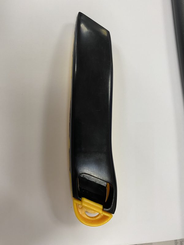 AUTO RETRACTING UTILITY KNIFE - Image 3